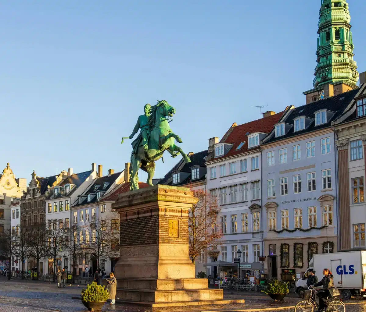 Statue de l'évèque Absalon à Hojbro Plads Copenhague